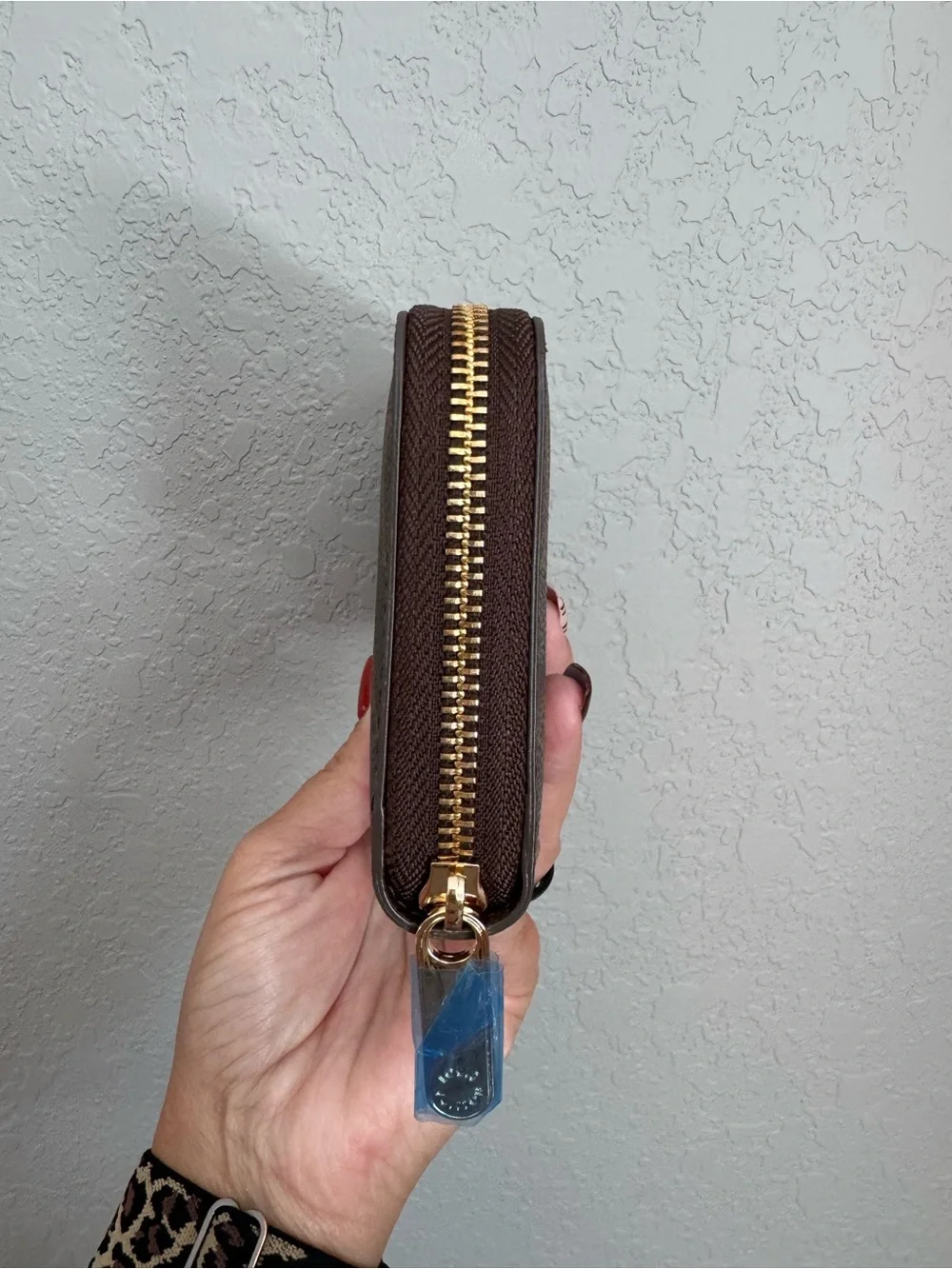 None wallet zip